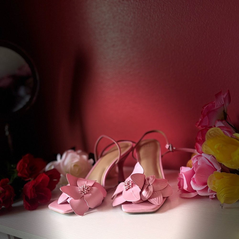 Elegant Pink Floral Women's Heels - Picture 3 of 6